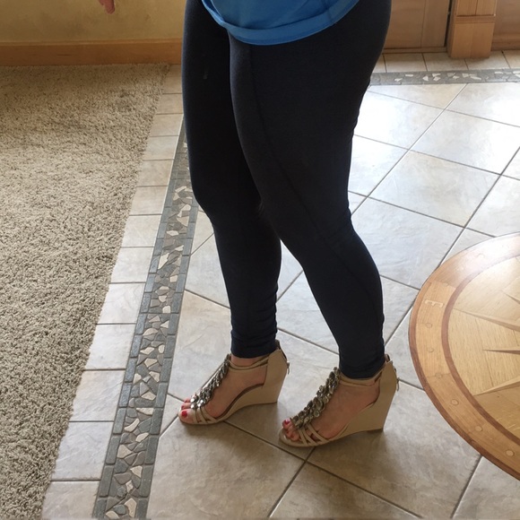 Vince Camuto wedges size 9.5 - Picture 7 of 7